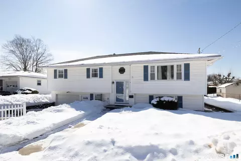 65 Rosengarten Dr, Waterbury, CT 06704