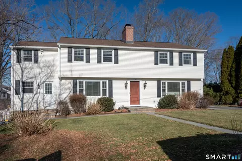 4 Anchor St, Danbury, CT 06811