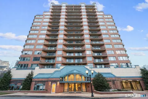 25 Forest St #15E, Stamford, CT 06901