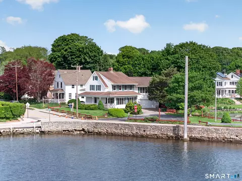 40 Holmes St, Stonington, CT 06378
