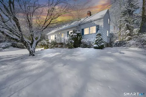 415 Cascade Dr, Fairfield, CT 06825