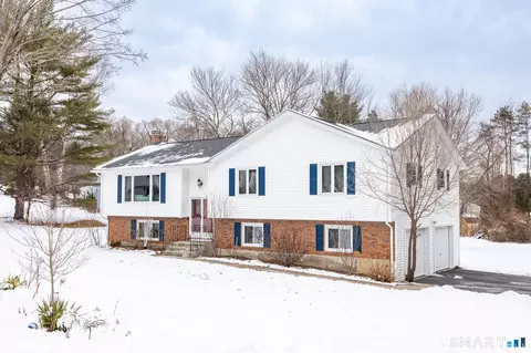 2 Lionel Dr, Simsbury, CT 06070