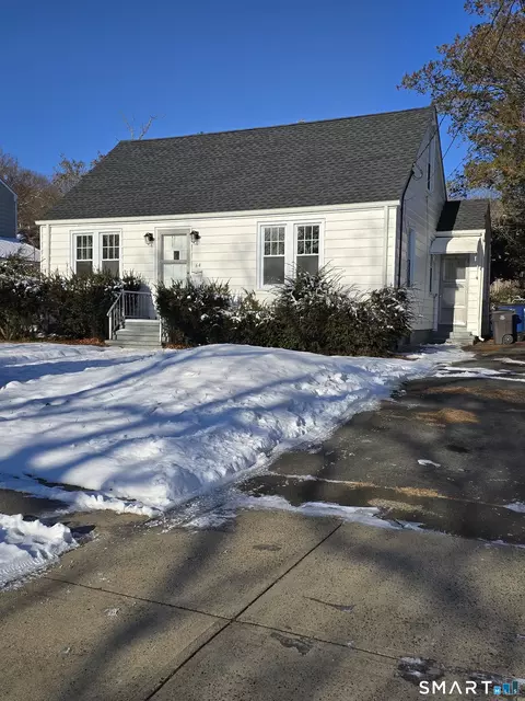 64 Glen View Ter, New Haven, CT 06515