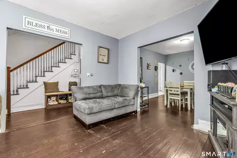 269 East Ave, Bridgeport, CT 06610
