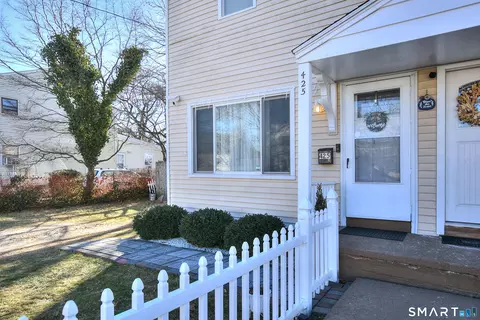 425 Mckinley Ave, Stratford, CT 06615