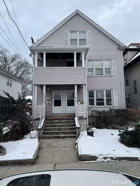 2092-2096 E Main St, Bridgeport, CT 06610
