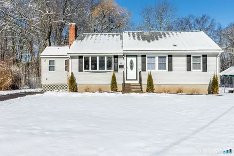 22 Mohawk Cir, Newington, CT 06111