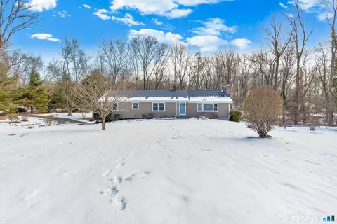 5 Lorraine Dr, Woodbridge, CT 06525