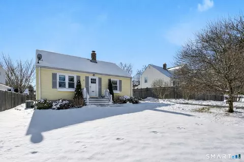 75 Spinning Wheel Rd, Fairfield, CT 06824