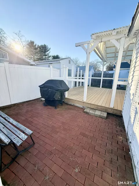 Exterior - 63 Gg Dudley Ln, Madison, CT 06443 photo 4 of 5