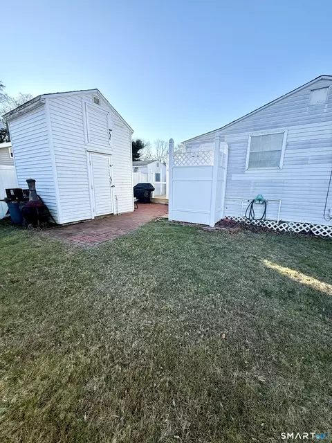 Exterior - 63 Gg Dudley Ln, Madison, CT 06443 photo 5 of 5