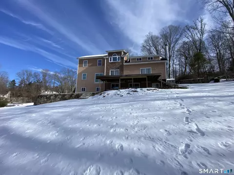 37 Fulton Dr, New Fairfield, CT 06812