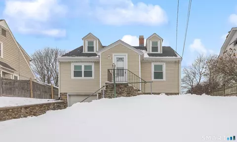 328 Curtis St, Meriden, CT 06450