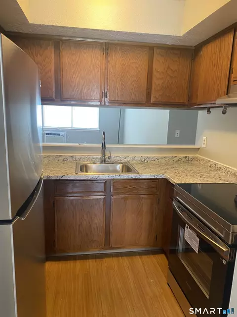 500-12 J Darling St #12J, Southington, CT 06489