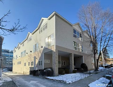 1400 Bedford St #11, Stamford, CT 06905