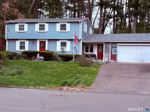 32 Brook Rd, Enfield, CT 06082