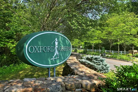 185 Country Club Dr #185, Oxford, CT 06478