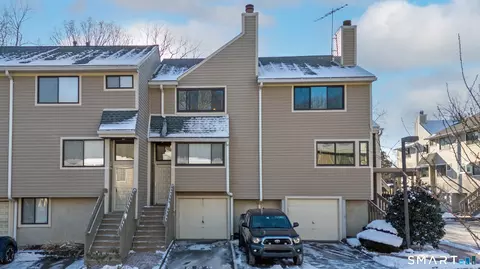 226 Sunrise Hill Rd #226, Norwalk, CT 06851