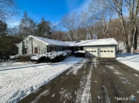 116 Bender Rd, Hamden, CT 06518