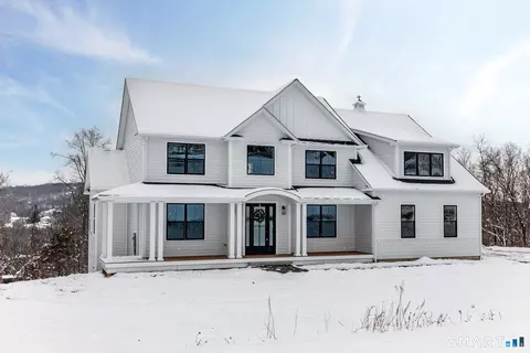 195 Willow Creek Estates Dr, Southbury, CT 06488