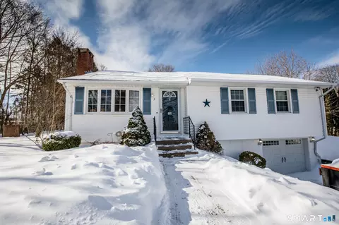 3 Loving Ln, Wallingford, CT 06492