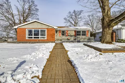70 Foster St, Newington, CT 06111