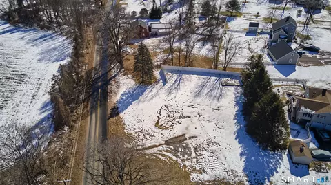 72 Rockville Rd, East Windsor, CT 06016