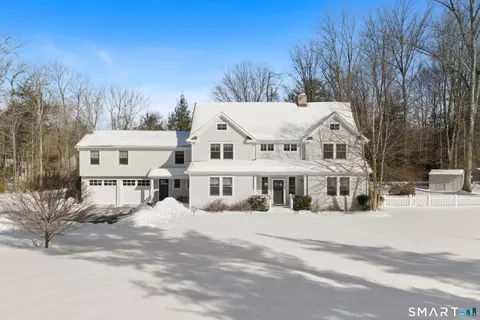 16 Gault Park Dr, Westport, CT 06880