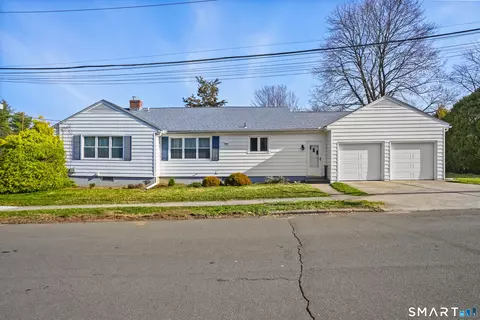 184 Greenway St, Hamden, CT 06517