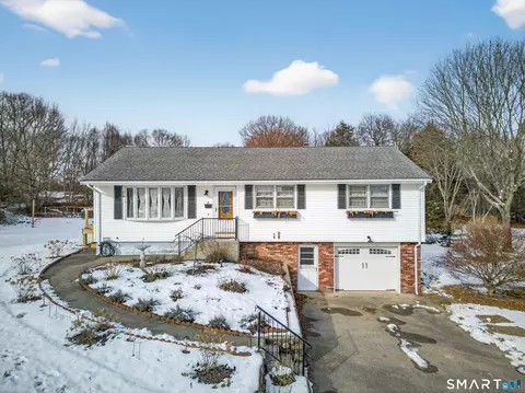 1 River St, Pawcatuck, CT 06379