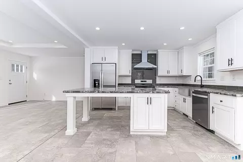 Kitchen - 23 Bailey Hill Vlg, Killingly, CT 06239 photo 2 of 8