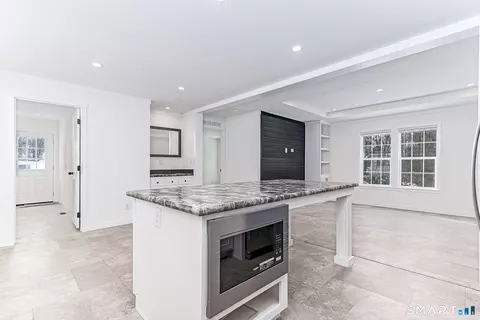 Kitchen - 23 Bailey Hill Vlg, Killingly, CT 06239 photo 4 of 8