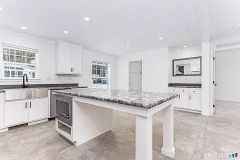 Kitchen - 23 Bailey Hill Vlg, Killingly, CT 06239 photo 5 of 8
