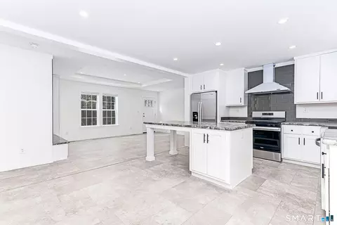 Kitchen - 23 Bailey Hill Vlg, Killingly, CT 06239 photo 3 of 8