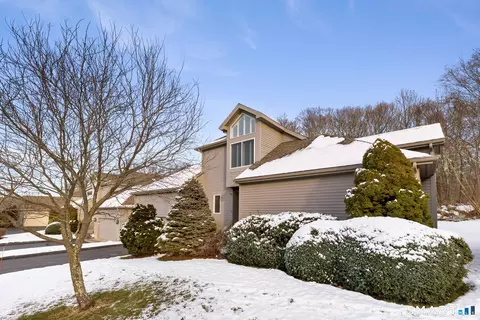 12 Elizabeth Ct #12, Mystic, CT 06355