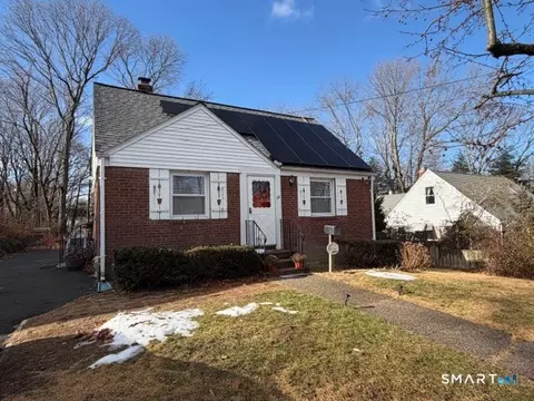 36 Rolfe St, Hamden, CT 06517