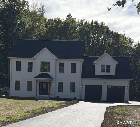 37 Arkona Dr, Higganum, CT 06441