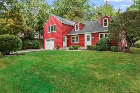 25 Summit Rd, Riverside, CT 06878