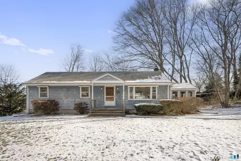42 Clift Ln, Mystic, CT 06355