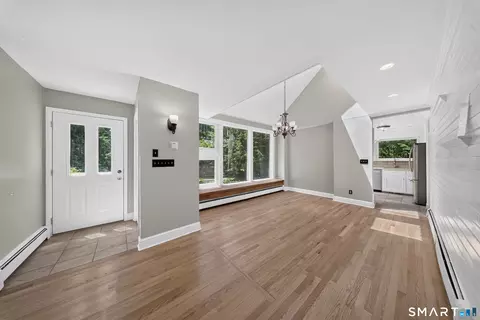 Entry Way - 119 Peaceable St, Redding, CT 06896 photo 1 of 5