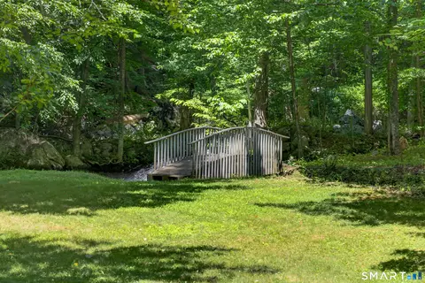 Exterior - 119 Peaceable St, Redding, CT 06896 photo 6 of 8