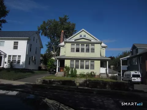 225-227 Beech St, Holyoke, MA 01040
