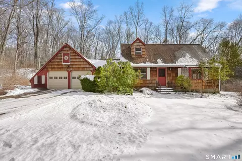 12 Skidmore Ln, Sandy Hook, CT 06482