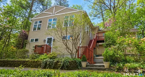 29 Carol St, Danbury, CT 06810
