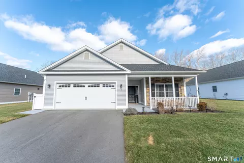 6 Grace Ln #6, Moosup, CT 06354