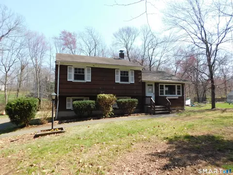 132 N Airline Rd, Wallingford, CT 06492