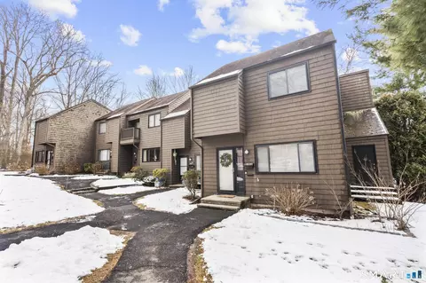 43 Hampton Park #43, Branford, CT 06405