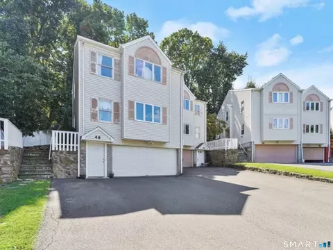 4 Hill Ct #B, Norwalk, CT 06850