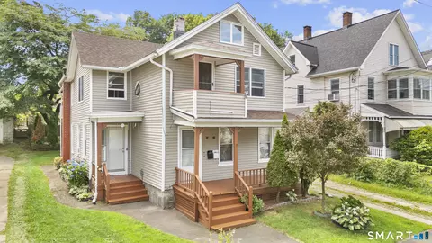 19 Jackson St, Ansonia, CT 06401