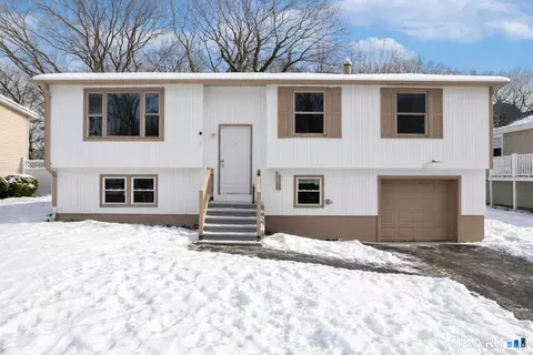 70 Coleman St, West Haven, CT 06516